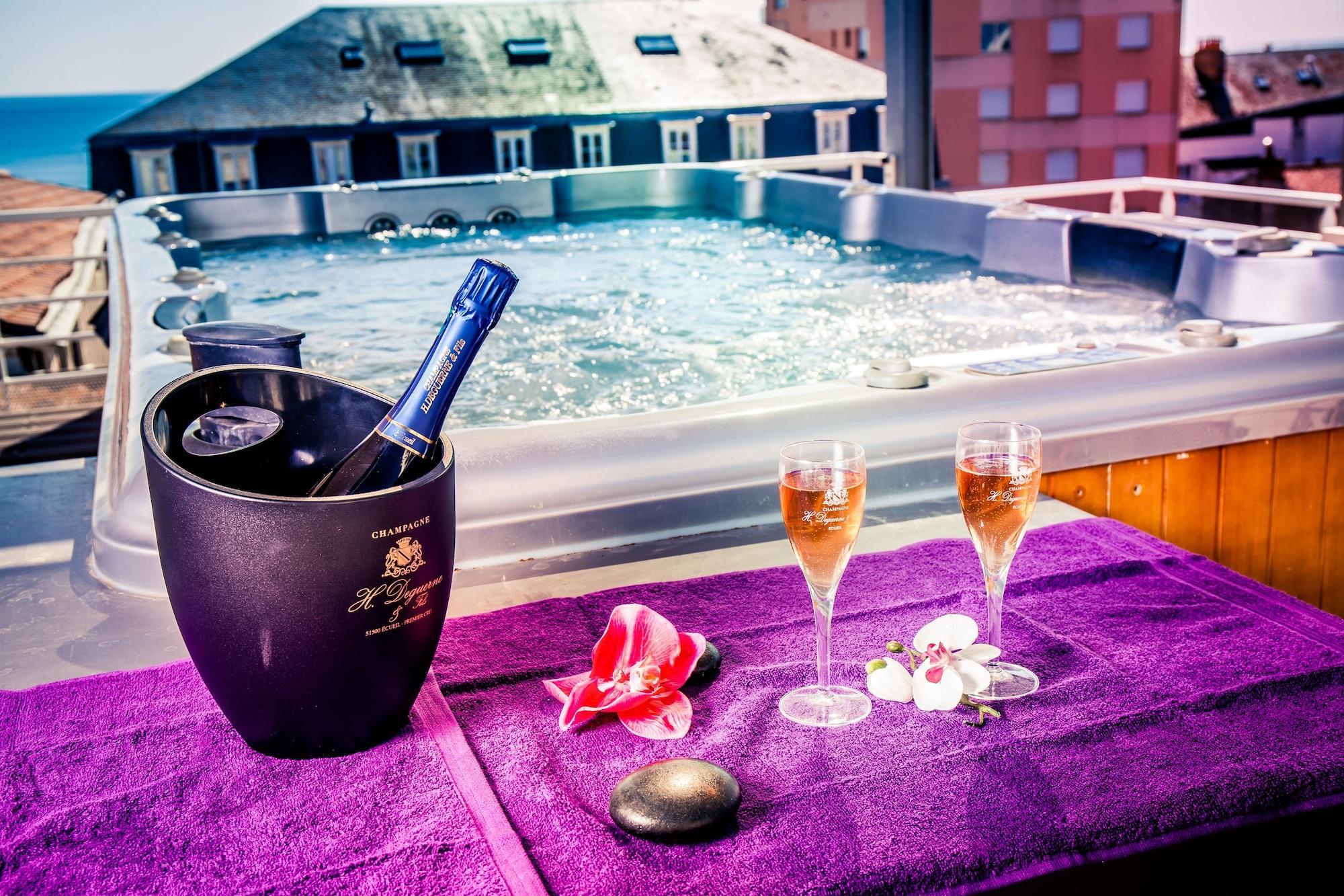 Hôtel Arc en Ciel et SPA - Les Sables d'Olonne Les Sables-dʼOlonne Exterior foto