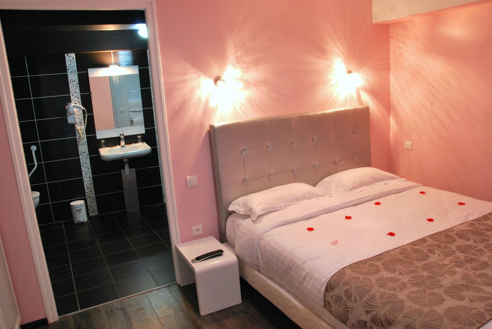 Hôtel Arc en Ciel et SPA - Les Sables d'Olonne Les Sables-dʼOlonne Exterior foto