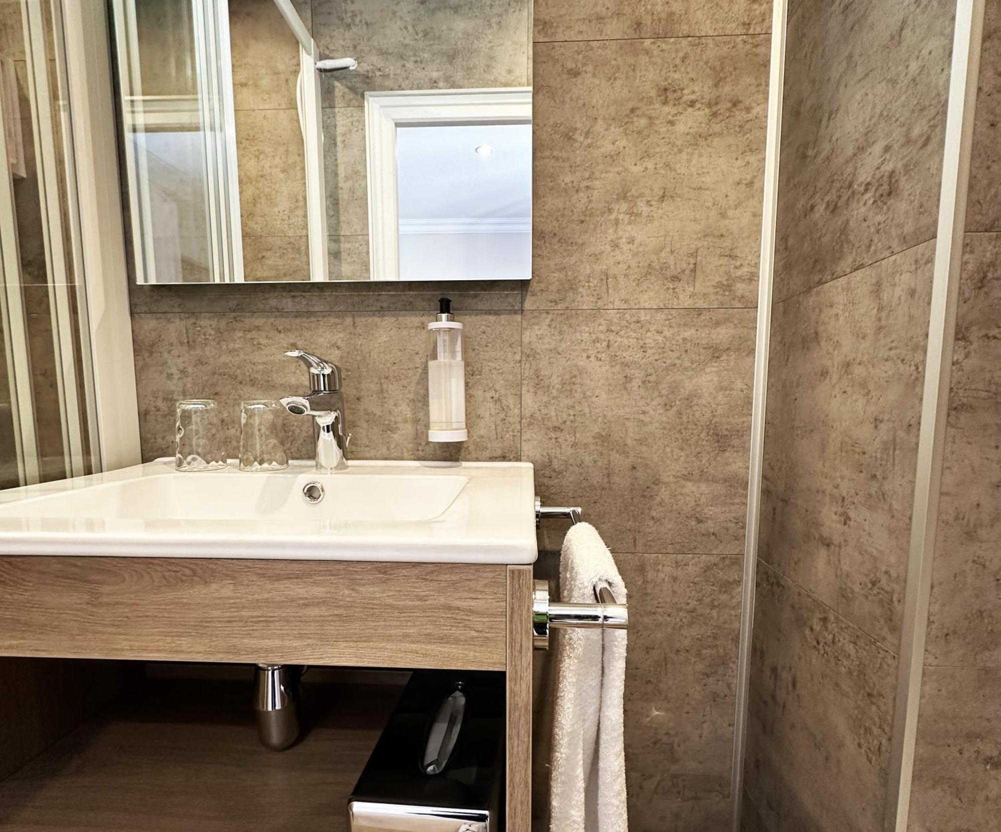 Hôtel Arc en Ciel et SPA - Les Sables d'Olonne Les Sables-dʼOlonne Quarto foto